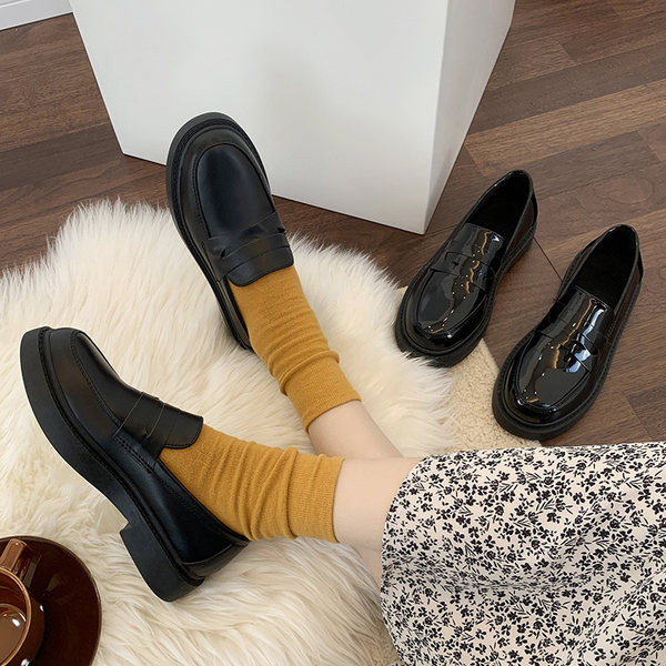 Pantofi rotunzi din piele model simplu