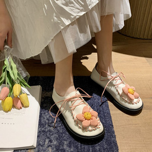 Pantofi de dama din piele cu flori 3D si sireturi