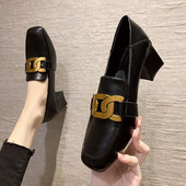 Pantofi casual de dama cu toc mic gros si decor metalic