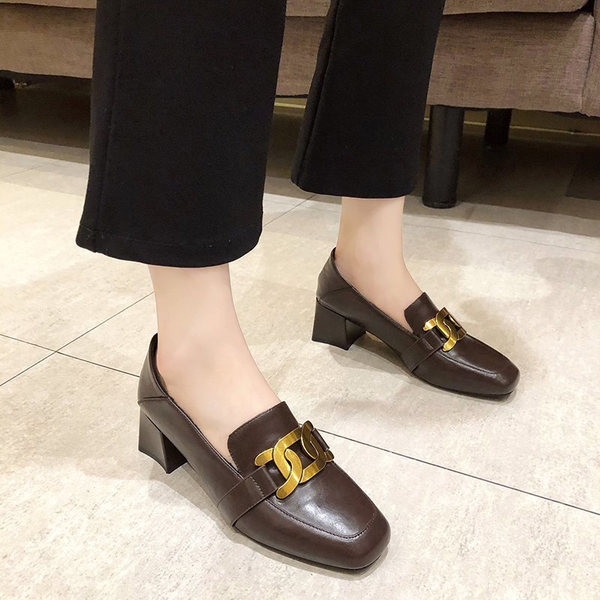 Pantofi casual de dama cu toc mic gros si decor metalic