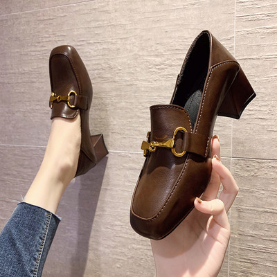 Pantofi casual cu decor metalic si toc mic de 5 cm grosime