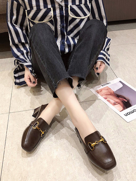 Pantofi casual cu decor metalic si toc mic de 5 cm grosime