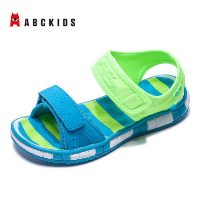 Παιδικά σανδάλια με λουράκια βελκρό κατάλληλα για αγόρια και κορίτσια