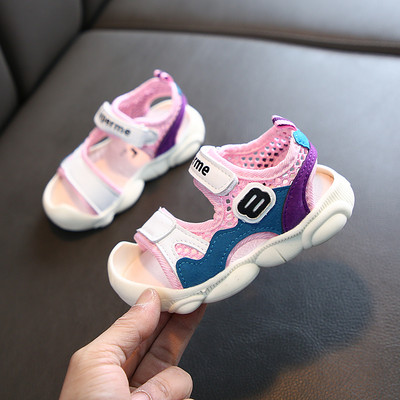 Sandale pentru copii potrivite pentru fete și băieți în mai multe modele