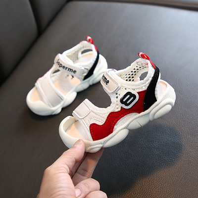 Sandale pentru copii potrivite pentru fete și băieți în mai multe modele