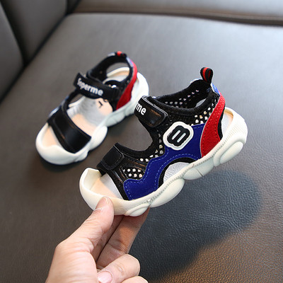 Sandale pentru copii potrivite pentru fete și băieți în mai multe modele