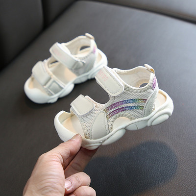 Sandale pentru copii potrivite pentru fete și băieți în mai multe modele