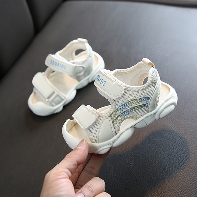 Sandale pentru copii potrivite pentru fete și băieți în mai multe modele