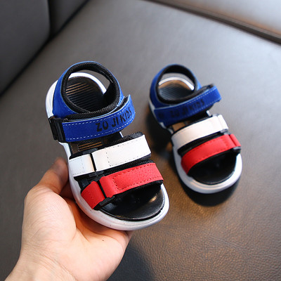 Sandale pentru copii potrivite pentru fete și băieți în mai multe modele