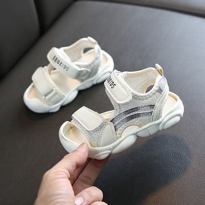 Sandale pentru copii potrivite pentru fete și băieți în mai multe modele