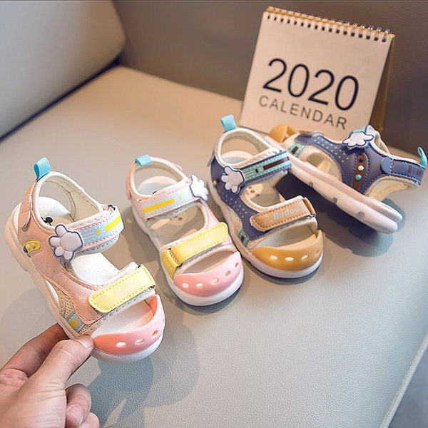 Sandale pentru copii cu petice și talpă plată