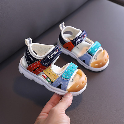 Sandale moderne pentru copii cu talpă moale și autocolante pentru fete