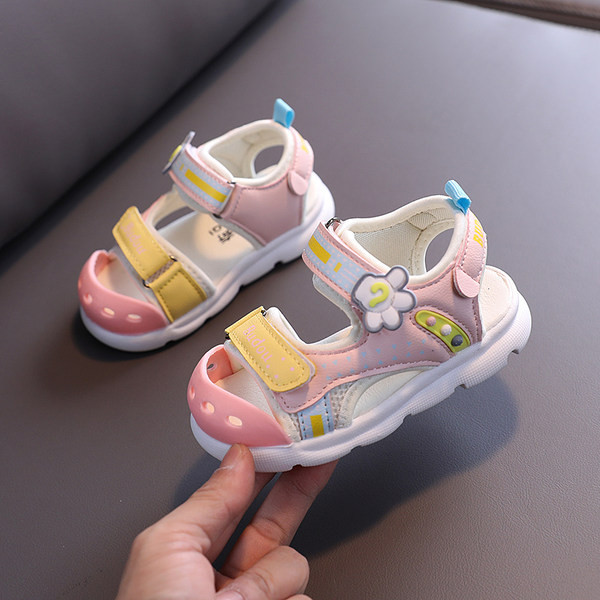 Sandale moderne pentru copii cu talpă moale și autocolante pentru fete