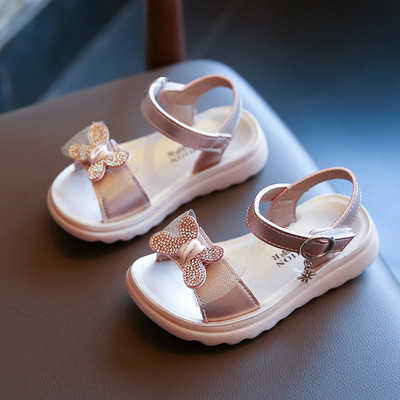 Παιδικά σανδάλια για κορίτσια με επίπεδη σόλα σε διάφορα μοντέλα