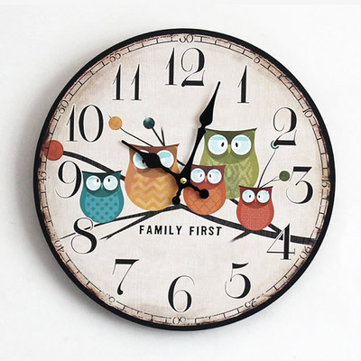 Стенен кръгъл часовник с животни и надпис Family First