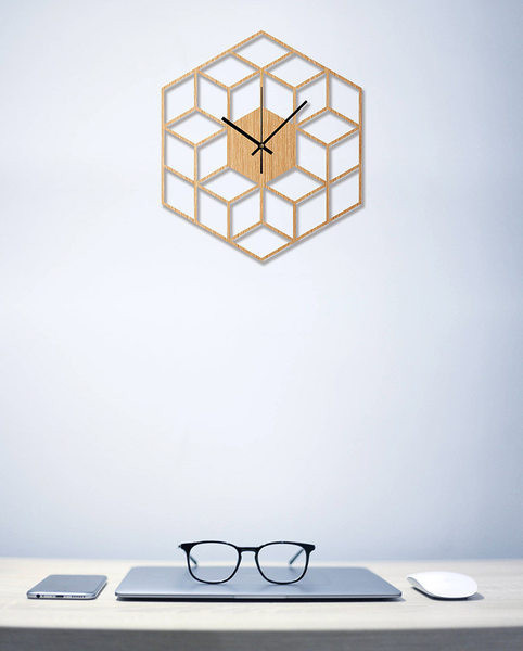 Ceas de perete elegant în formă de diamant