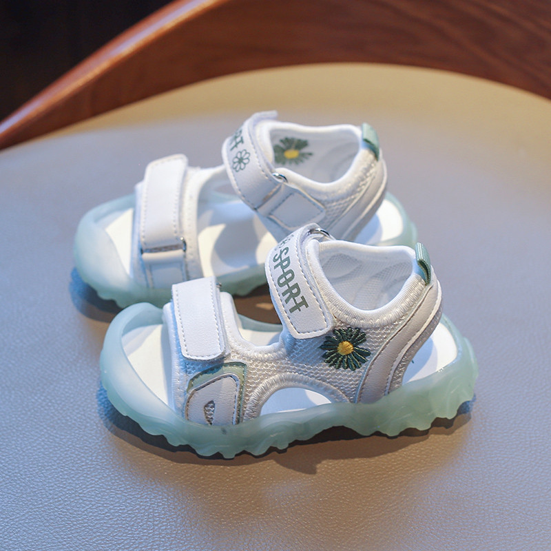 Sandale moderne pentru fete pentru copii cu broderie si autocolante