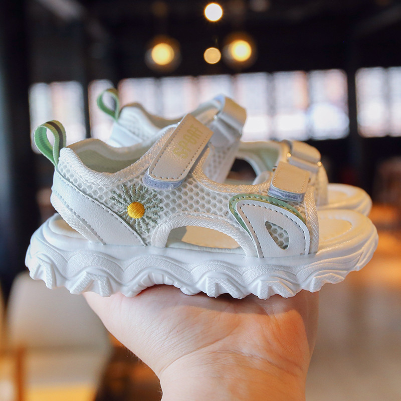 Sandale moderne pentru fete pentru copii cu broderie si autocolante