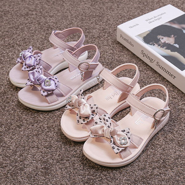 Sandale de fete moderne cu efect strălucitor și panglică