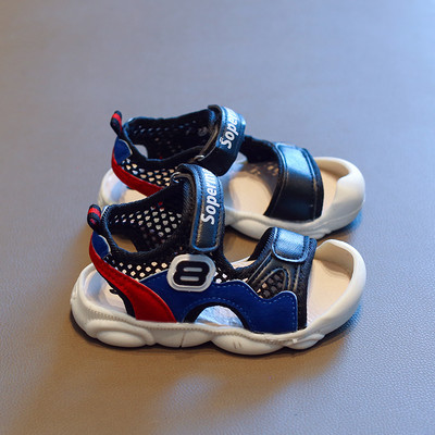 Sandale moderne pentru copii cu inscripție și talpă plată