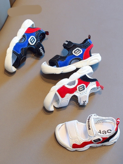 Sandale moderne pentru copii cu inscripție și talpă plată