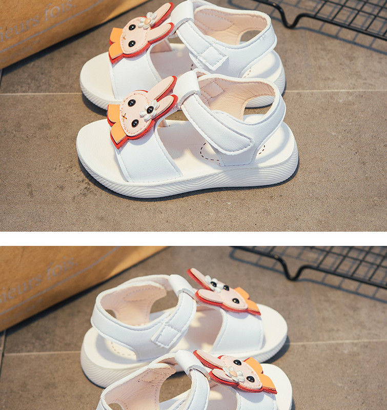 Sandale din piele pentru copii cu talpă plată și element 3D