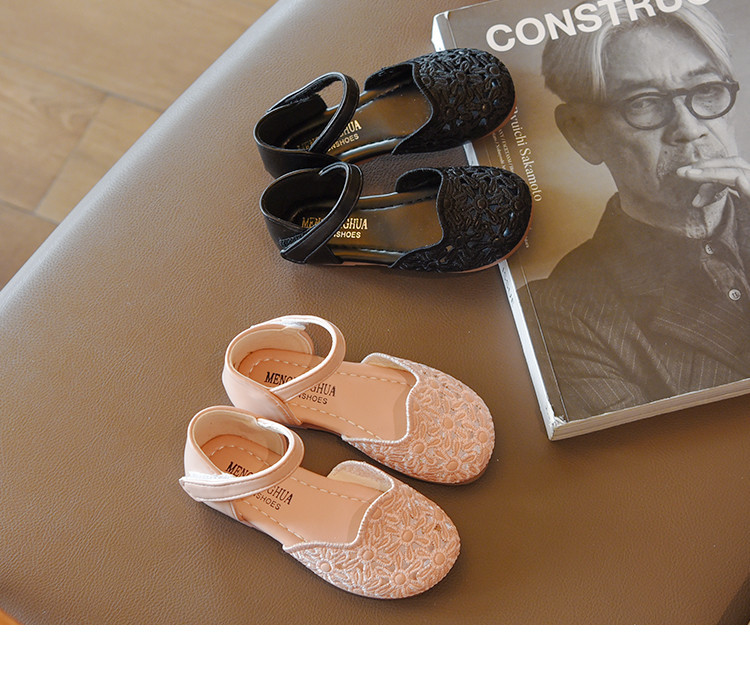 Sandale pentru copii cu petice și talpă plată pentru fete