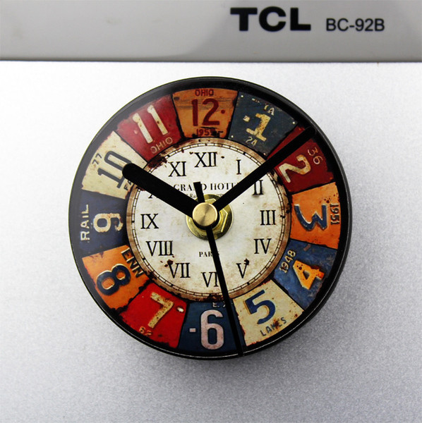 Mini ceas decorativ rotund cu carlig magnetic potrivit pentru frigider