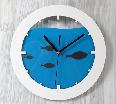 Στρογγυλό ρολόι τοίχου σε μορφή ψάρι
