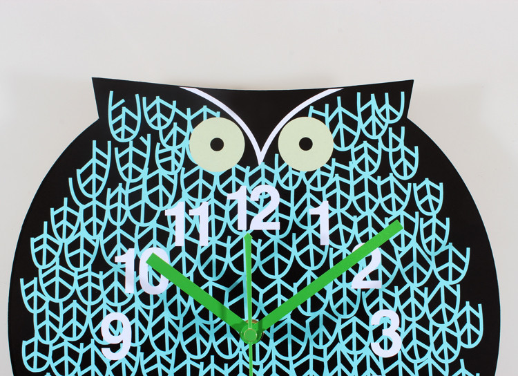 Μοντέρνο διακοσμητικό ρολόι σε σχήμα κουκουβάγιας