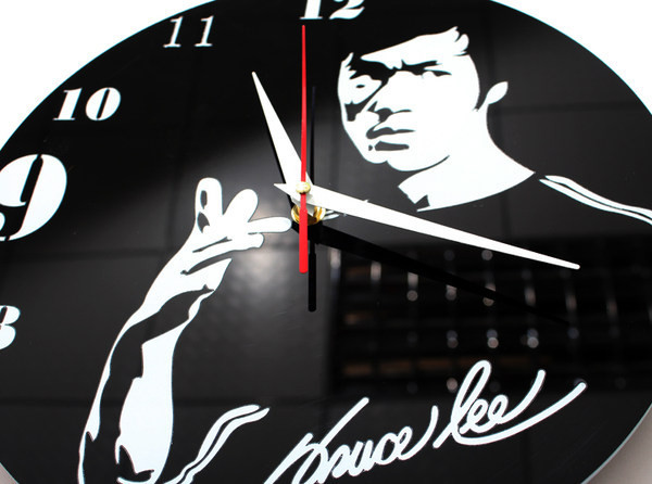 Ceas decorativ din vinil elegant cu inscripția Bruce Lee