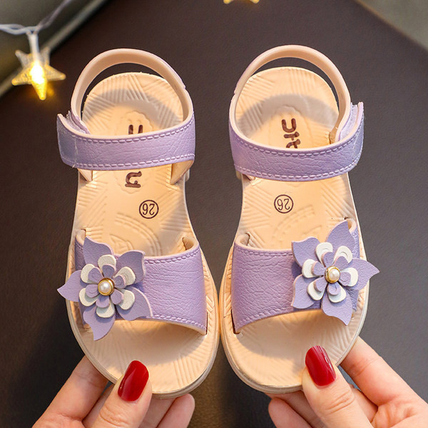 Model nou de sandale din imitatie de piele pentru copii cu element 3D cu flori