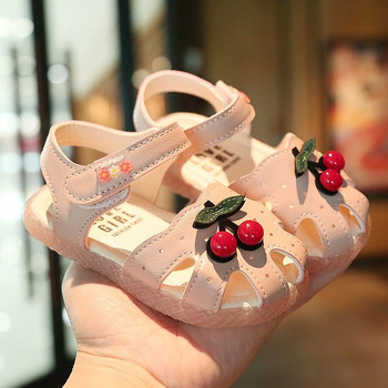 Ежедневни детски сандали с велкро лепенка и 3D елемент