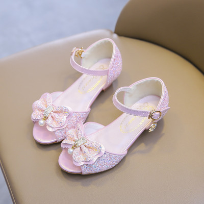 Nou model de sandale pentru copii cu efect strălucitor și pietre pentru fete