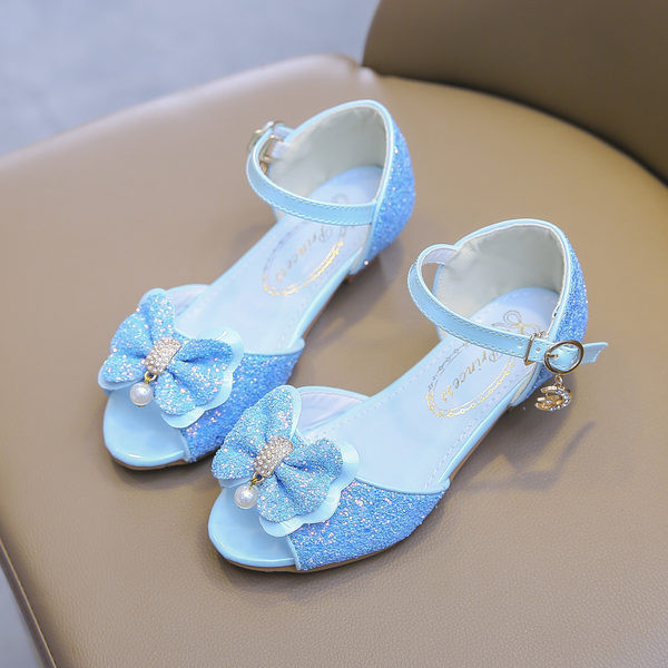 Nou model de sandale pentru copii cu efect strălucitor și pietre pentru fete