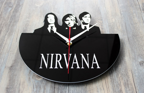 Ceas decorativ modern din vinil cu inscripția Nirvana