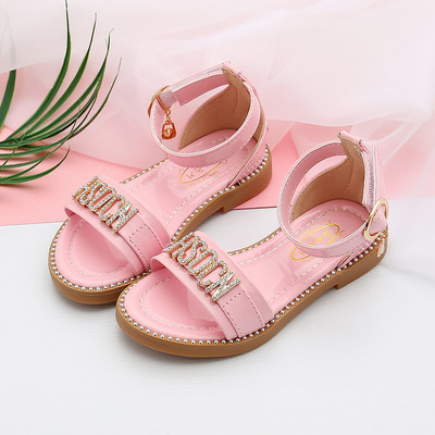 Sandale moderne pentru o fată cu decor metalic și pietre