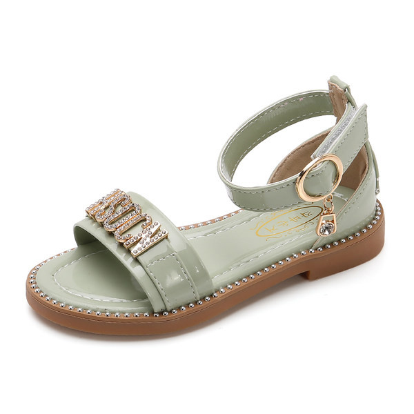 Sandale moderne pentru o fată cu decor metalic și pietre