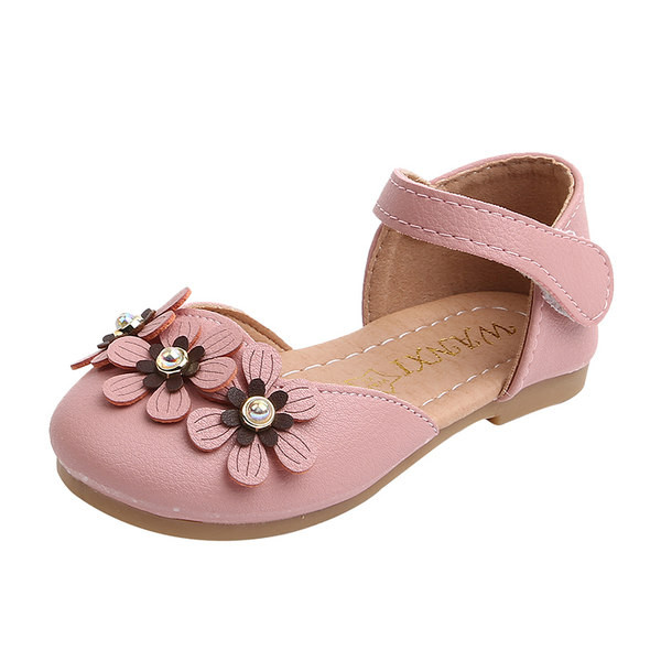 Model nou de sandale pentru copii cu elemente 3D si sticker