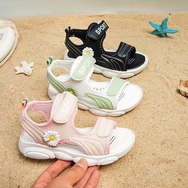 Παιδικά σανδάλια με πλέγμα και τρισδιάστατο λουλούδι