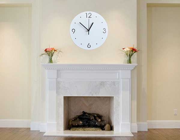 Ceas decorativ elegant, în formă rotundă