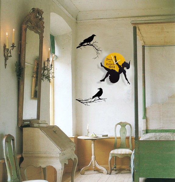 Ceas decorativ actual cu inscripția Down The Rabbit Hole