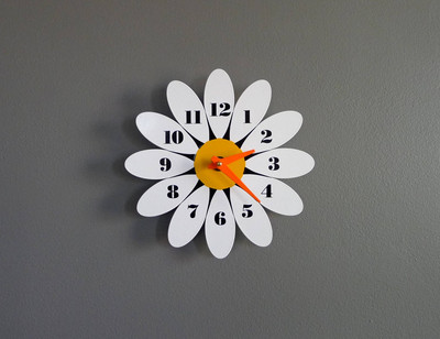 Ceas decorativ actual în formă de floare