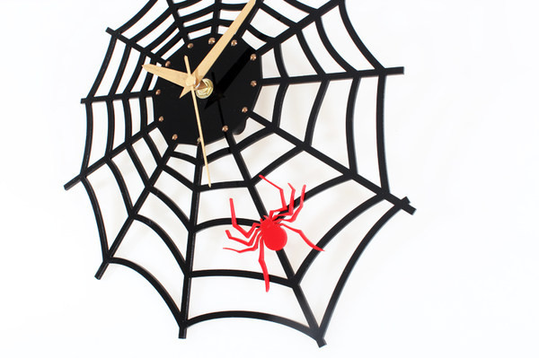 Μοντέρνο διακοσμητικό ρολόι με τύπωμα αράχνη