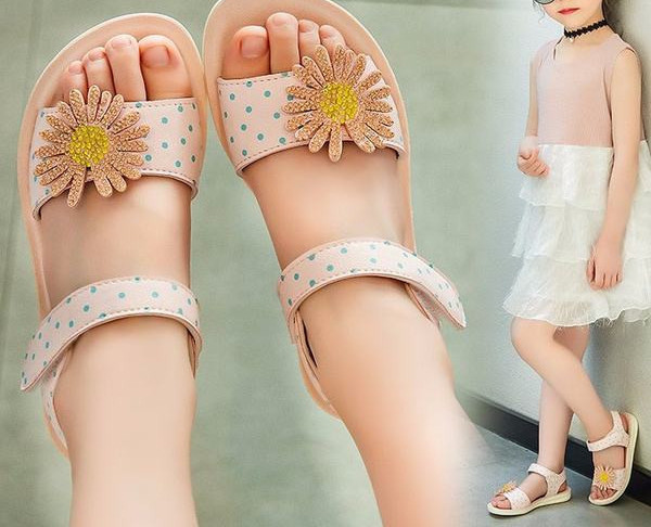 Model nou de sandale pentru copii cu floare si talpa plata