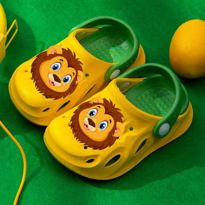 Sandale de crocodil de cauciuc pentru fete cu aplicație colorată