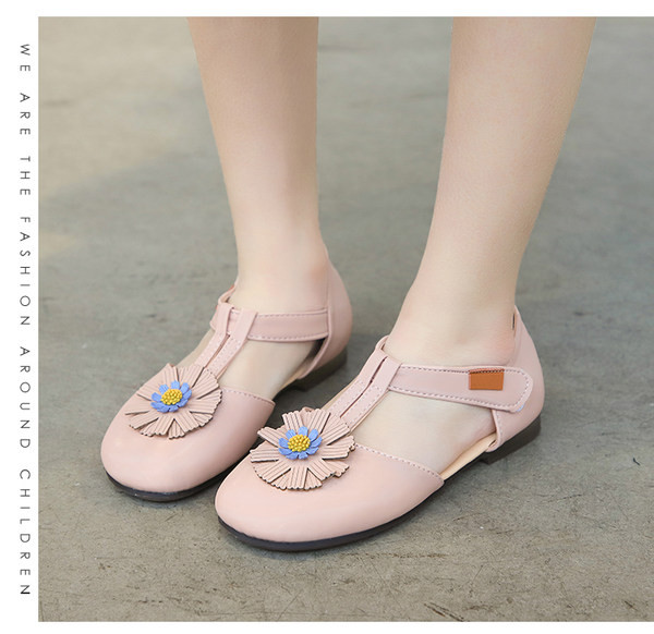 Dječje kožne sandale s cvijetom i naljepnicama