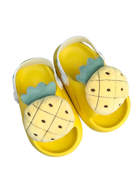 Νέο μοντέλο από καουτσούκ σανδάλια με τρισδιάστατο στοιχείο