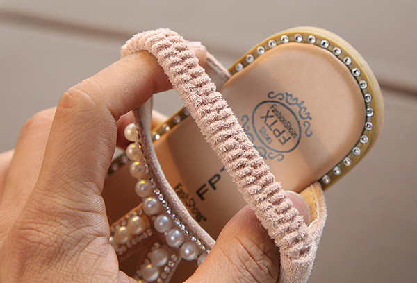 Παιδικά σανδάλια με επίπεδη σόλα για κορίτσια και πέρλες