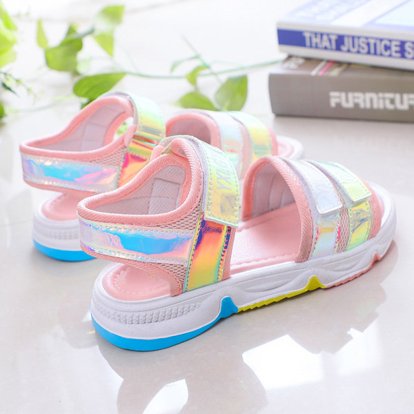 Model nou de sandale pentru copii cu petice si talpa moale